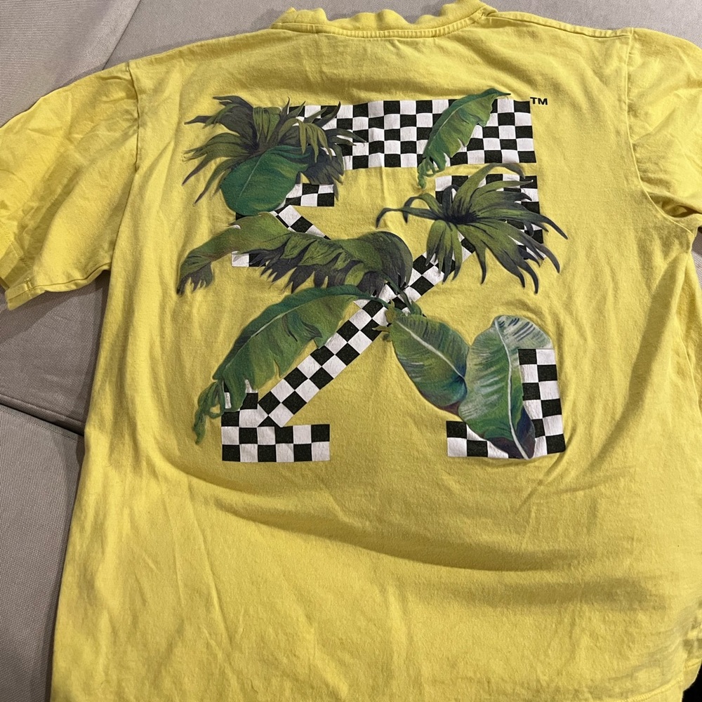 Yellow off-white t shirt, adult small, checkered/leaf design